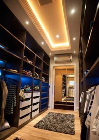 Большая открытая гардеробная комната с комбинированным наполнением Северск
