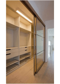 Линейная гардеробная комната с дверями купе Северск