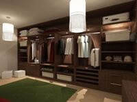 Классическая гардеробная комната из массива с подсветкой Северск