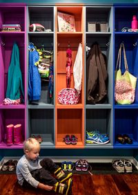 Детская цветная гардеробная комната Северск