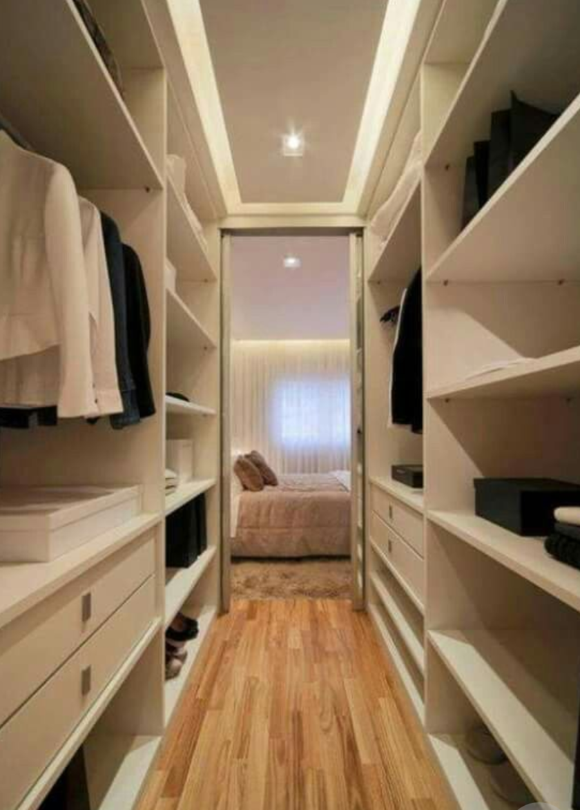 П-образная гардеробная комната в спальню Северск